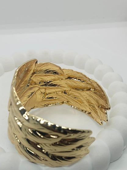 Classic leaf pattern Bracelet