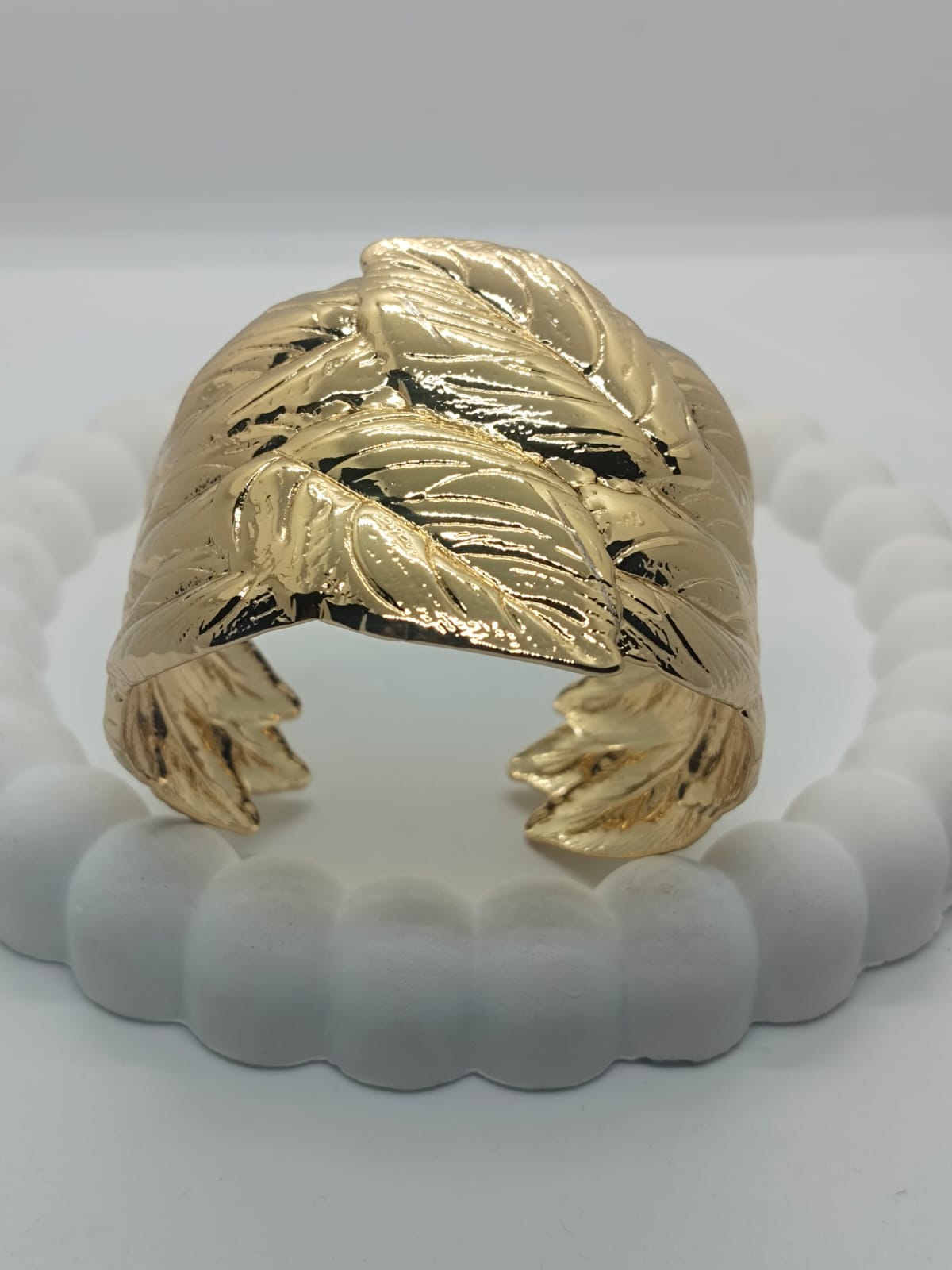 Classic leaf pattern Bracelet