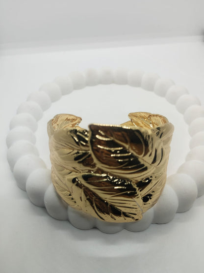 Classic leaf pattern Bracelet