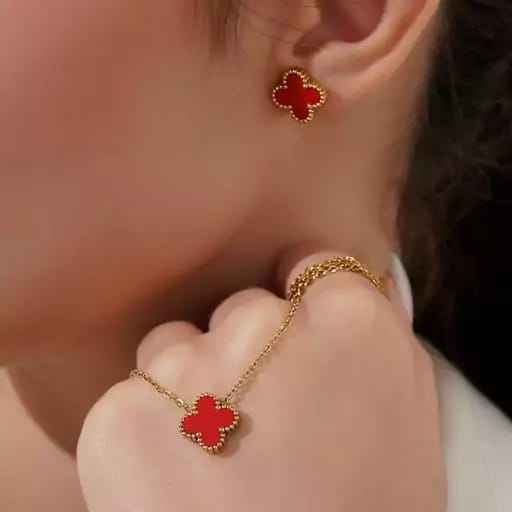 Clover set of Necklace Earings and ring