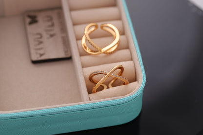 Criss cross stylish Ring