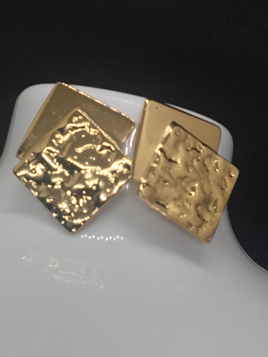 Stylish square shape earrings