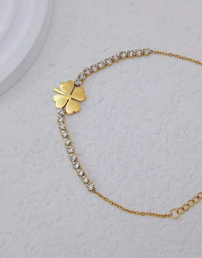 Leaf Shaped necklace