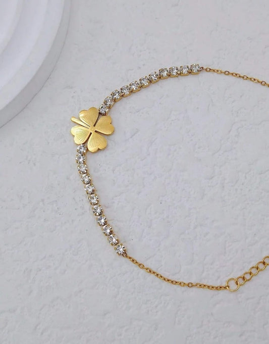 Leaf Shaped necklace