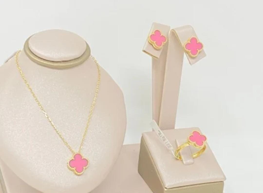 Clover set of Necklace Earings and ring