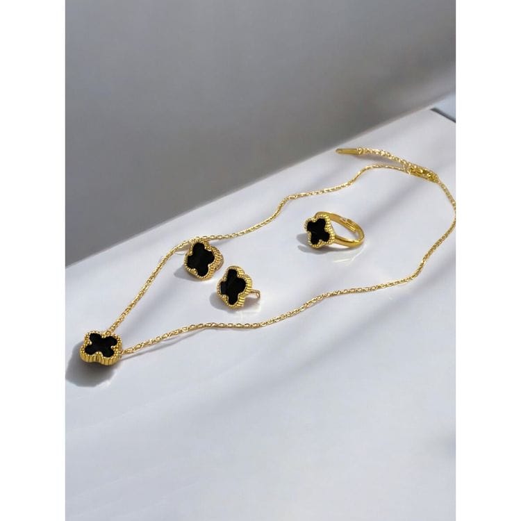 Clover set of Necklace Earings and ring